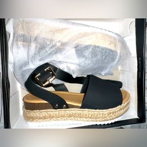 Fashion Nova wedges‎ New